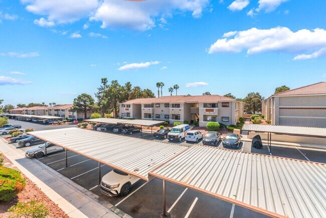 Building Photo - 7300 W Pirates Cove Rd