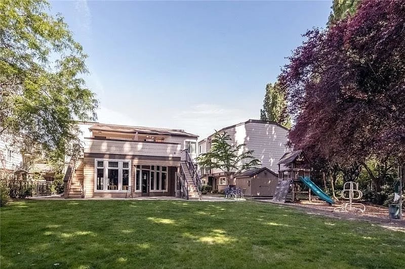 Building Photo - 15821 NE Leary Way