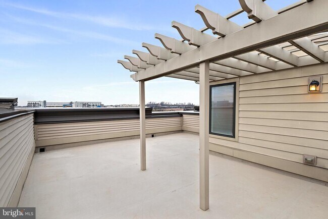 Building Photo - 44742 Tiverton Sq