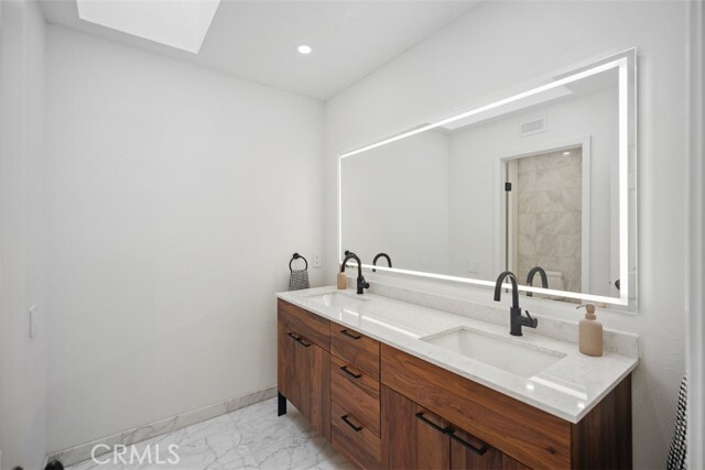 Building Photo - 28142 Ambar
