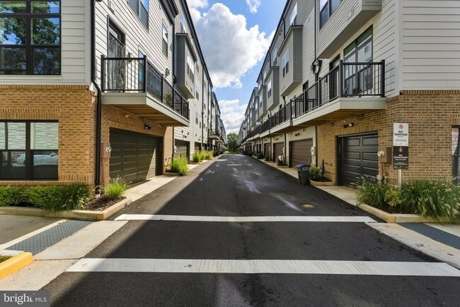 Building Photo - 2013 Tysons Ridgeline Rd