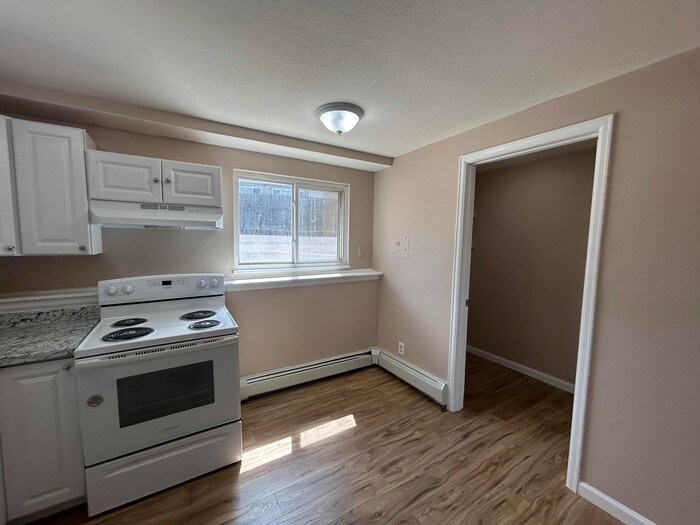 Building Photo - 1709 Hampton S