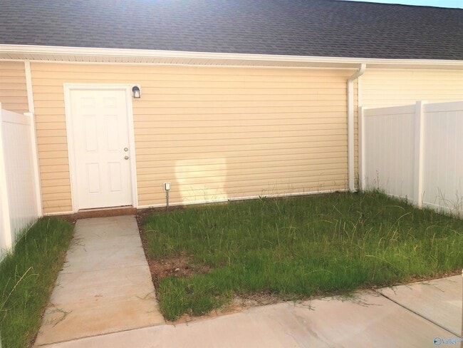Building Photo - 403 Falls Pointe