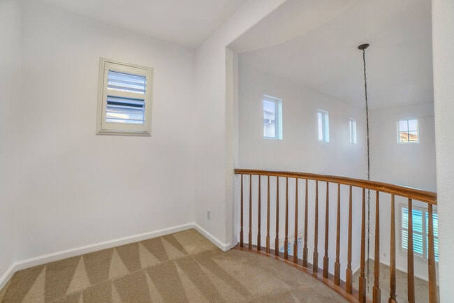 Building Photo - 10849 Brookfield Ave