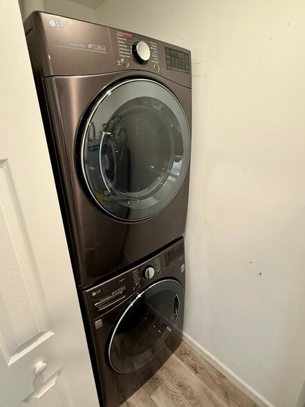 Building Photo - 716B 29th Ave N