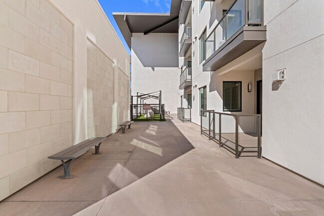 Building Photo - 7300 E Earll Dr