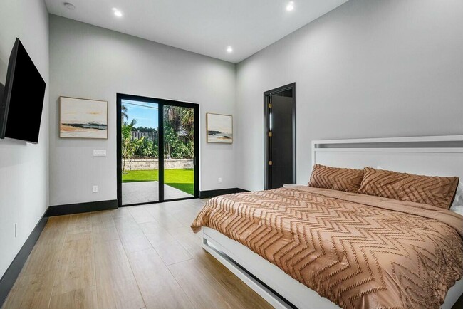 Building Photo - 13480 US-1