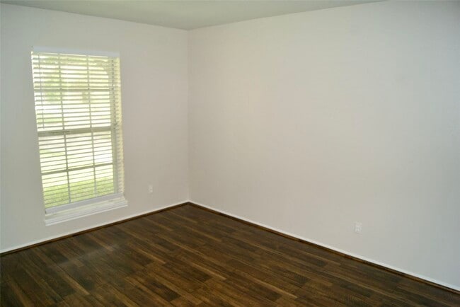 Building Photo - 5711 Southminster Dr