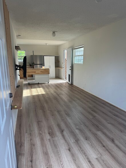 Building Photo - 6704 Nagle Ave