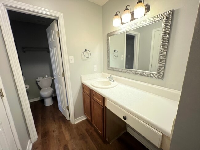 Building Photo - 68 Summer Oaks Dr