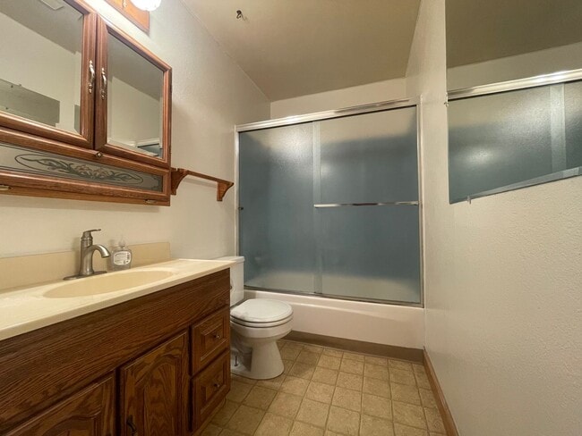 Building Photo - Southwood Home