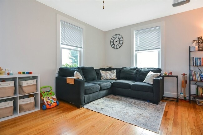 Building Photo - 21 Cemetery St