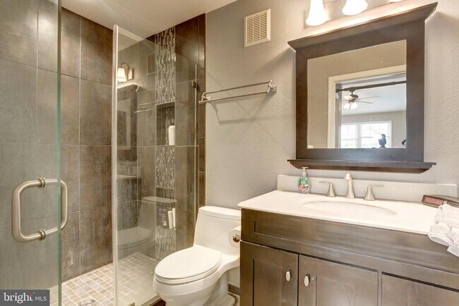 Building Photo - 12852 Fair Briar Ln