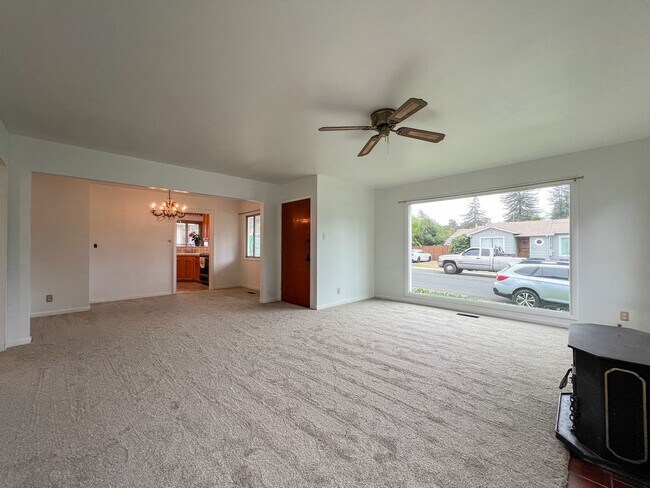 Building Photo - 1624 Ora Dr