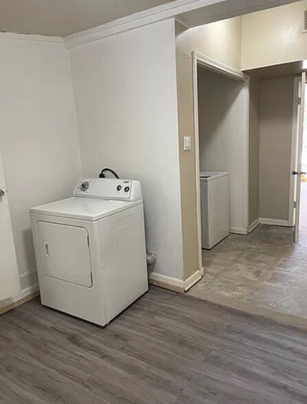 Building Photo - 123 Haverhill Dr