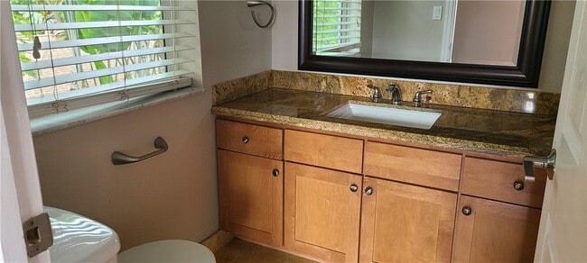 Building Photo - 735 NW 1st Ave