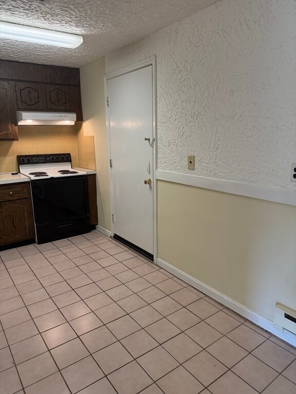 Building Photo - 310 Codman Hill Rd