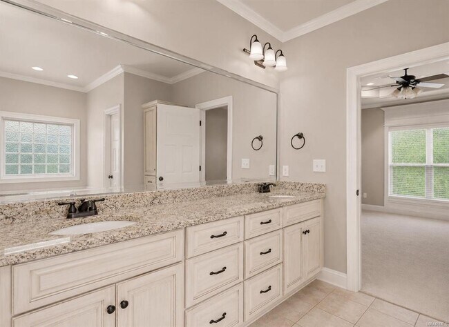 Building Photo - 509 Southern Hills Dr
