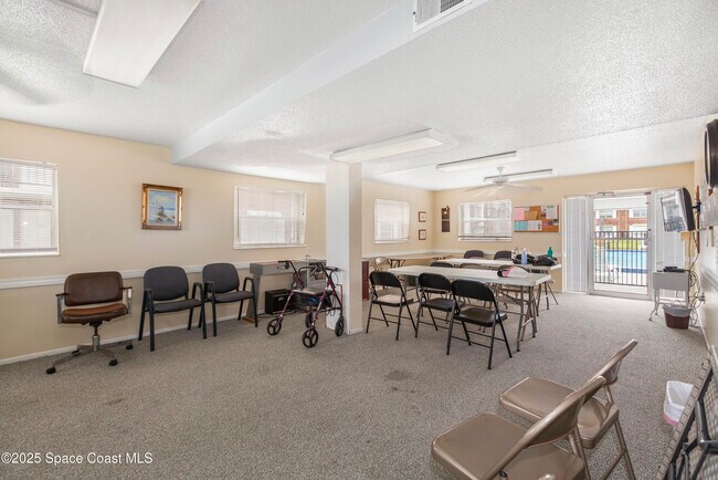 Building Photo - 190 E Olmstead Dr