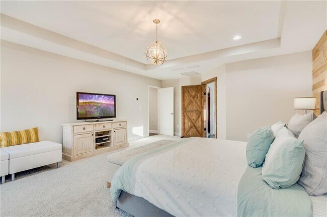 Building Photo - 1855 Kingsbury Dr