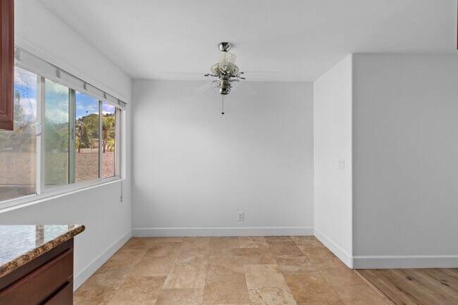Dining Room Empty - 725 Washington Heights Rd