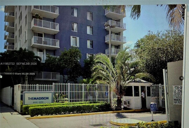 Building Photo - 850 N Miami Ave