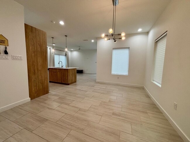 Building Photo - 510 Deer Path Lp