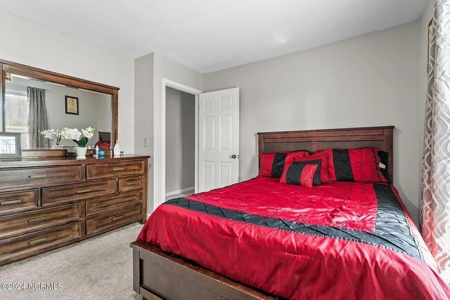 Building Photo - 284 Robert Sands Rd