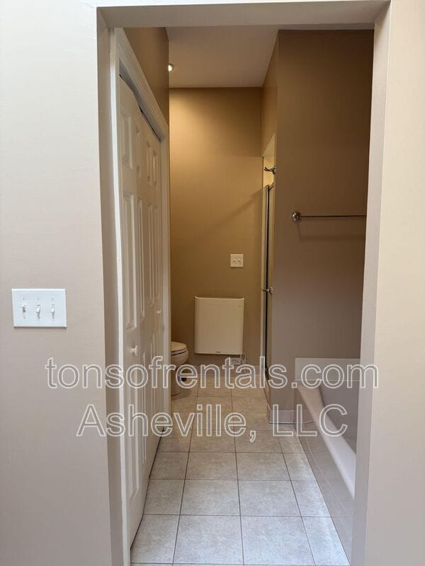 Building Photo - 6 Tiburon Pl