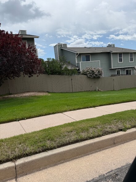 Building Photo - 3804 Smoke Tree Dr