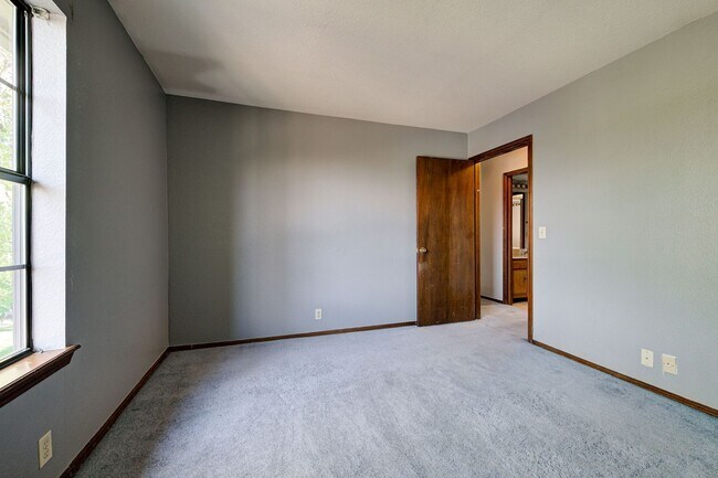 Building Photo - Cozy 2x1.5 Apartment in Oklahoma City loca...