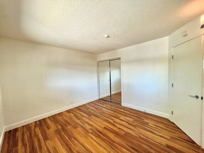 Building Photo - 871 Sonoma Ave