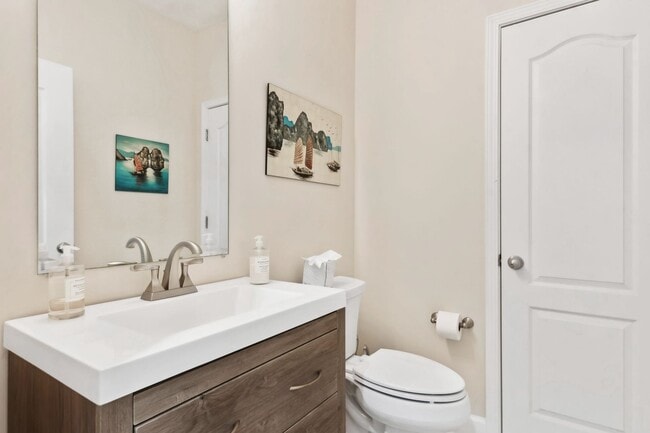 Building Photo - Fully Renovated 3BR/2.5BA Condo with Garag...