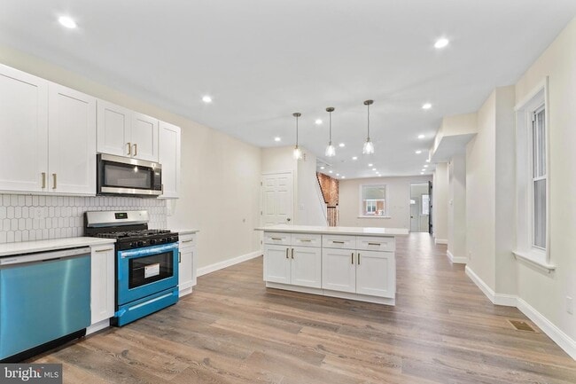 Building Photo - 215 N 53rd St