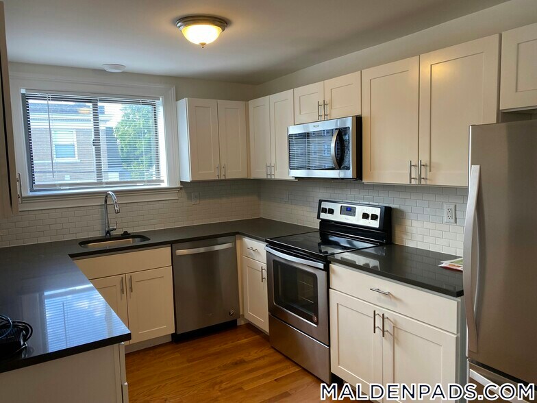 Building Photo - 134 Summer St