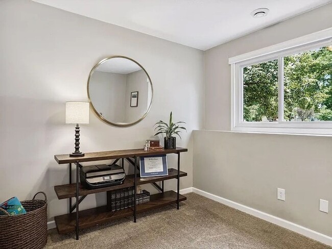 Building Photo - Gorgeous 4 Bedroom in Desirable Mahtomedi ...
