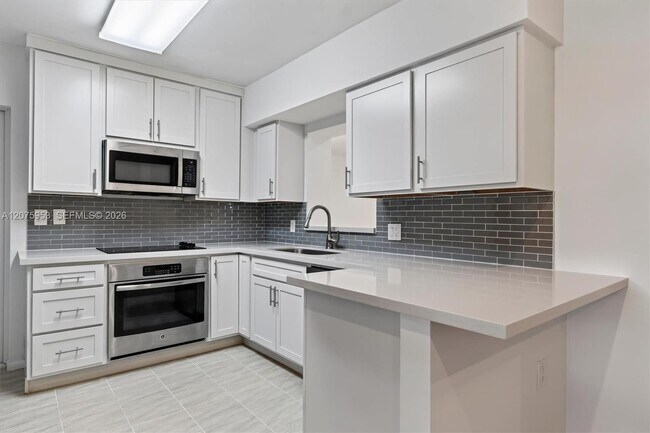 Building Photo - 6629 SW 65th St