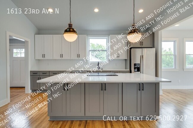 Primary Photo - 1613 23rd Ave N