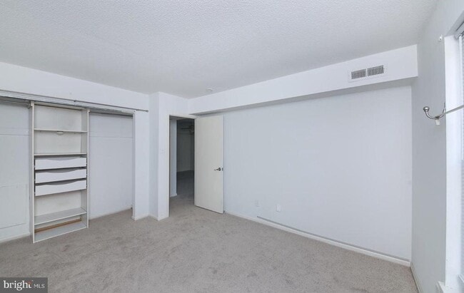 Building Photo - 159 Oberlin Terrace