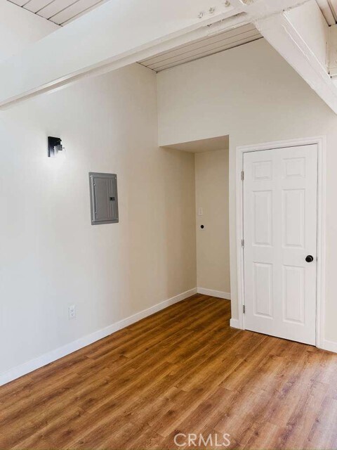 Building Photo - 11571 Archwood St