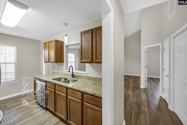 Building Photo - 815 Chablis Dr