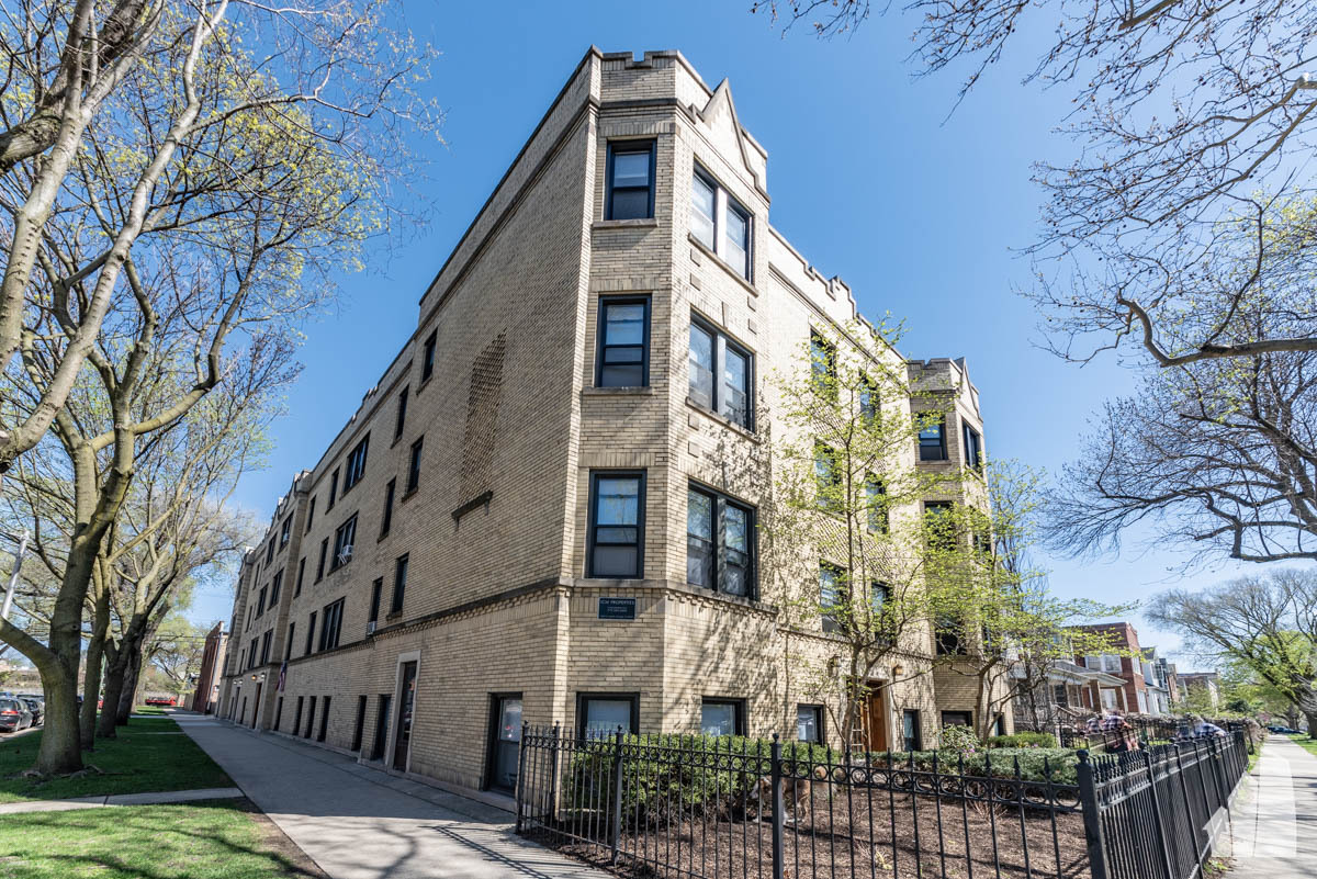 Building Photo - 1835 W Winona St