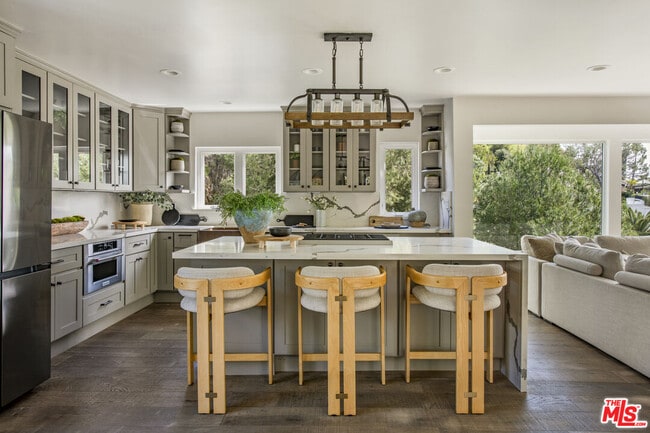 Building Photo - 2370 San Marco Dr