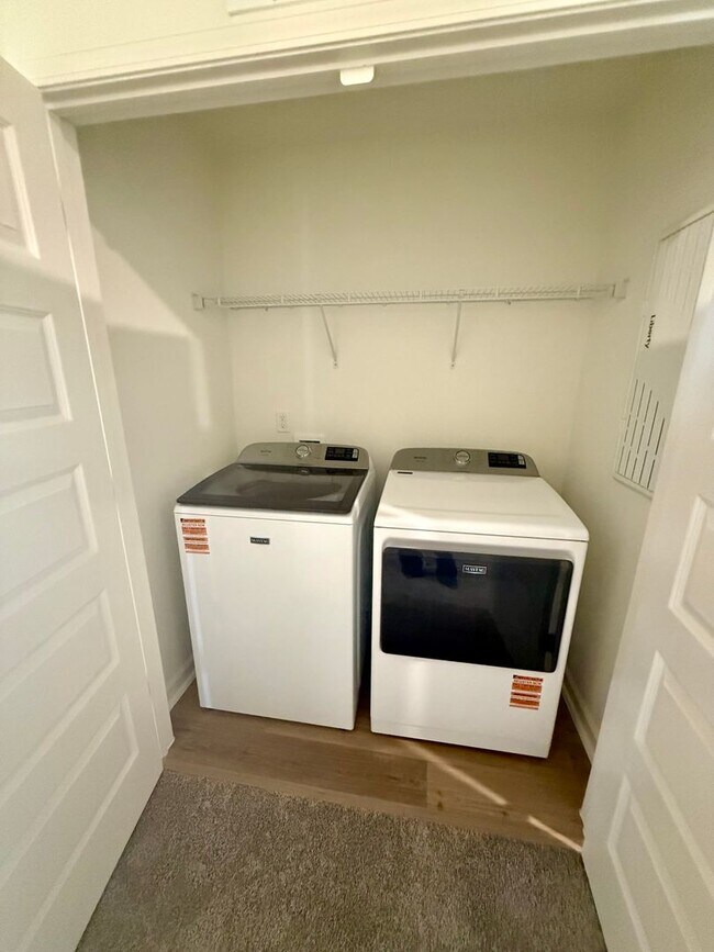 Building Photo - Three bedroom, 2.5 bath townhome in Mebane...