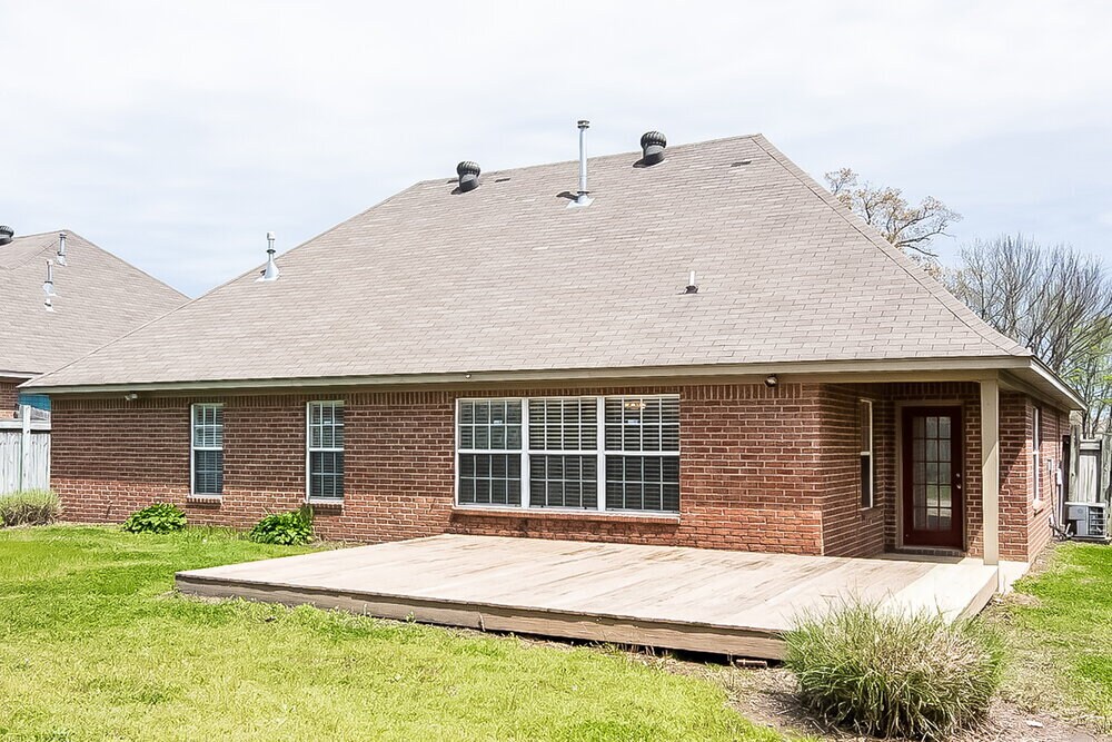 Building Photo - 1851 Timber Way N