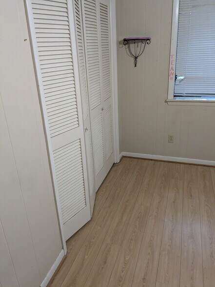 Building Photo - 746 W Highland Dr