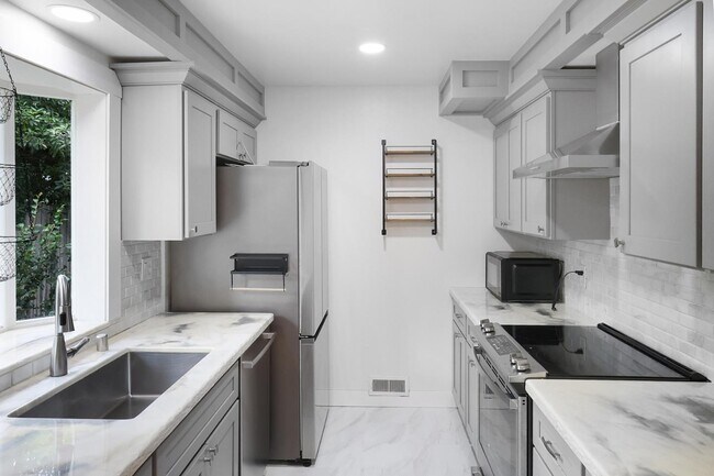 Building Photo - 1087 Lariat Ln