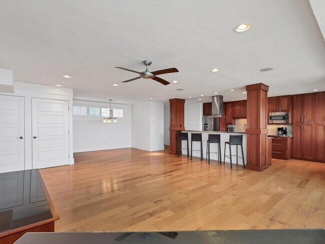 Building Photo - 226 Golden Gate Point