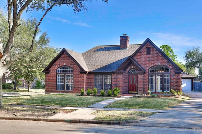 Primary Photo - 1902 Triple Mast Cir