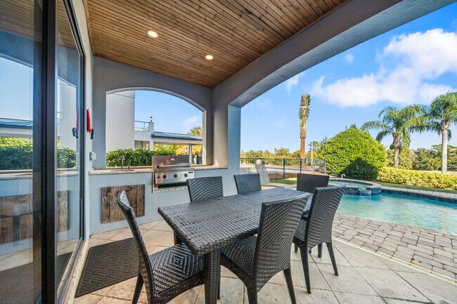 Building Photo - 815 Golden Bear Dr